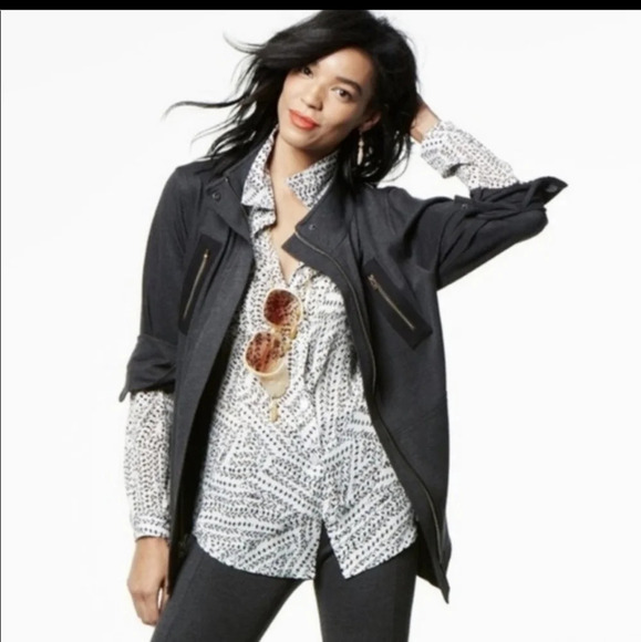 Cabi Printed Leaf Blouse 3255 Split Back Button Up Flowy Oversized Top Career S - Picture 4 of 13